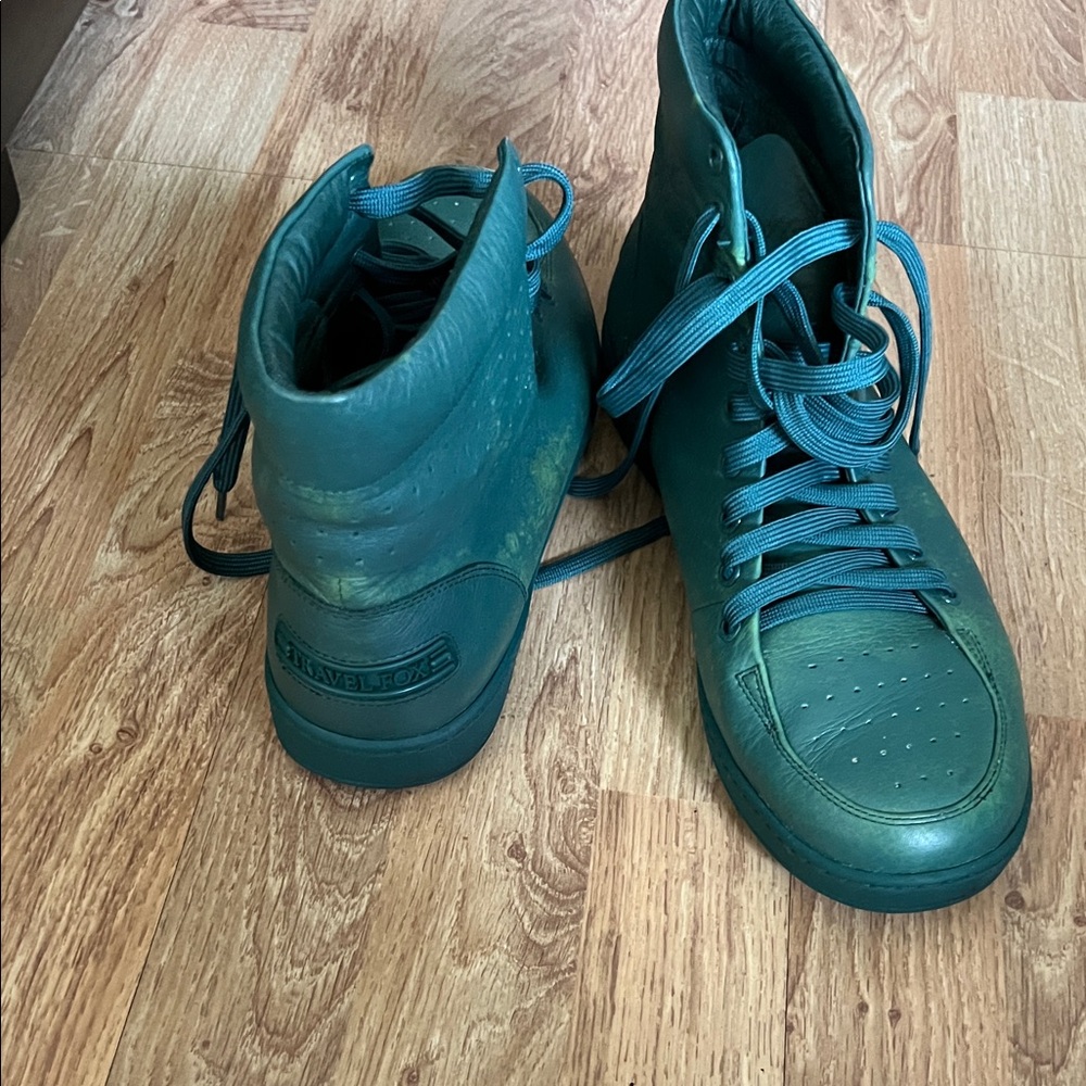 Green High-Top Sneakers travel fox